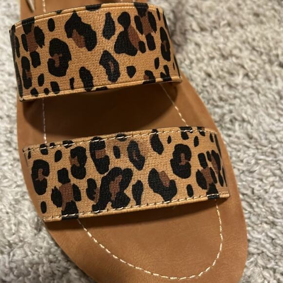 NEW Cheetah Print Sandals CUSHIONAIRE Women Indego Stretch Size‎ 7 Animal Print - Picture 12 of 16